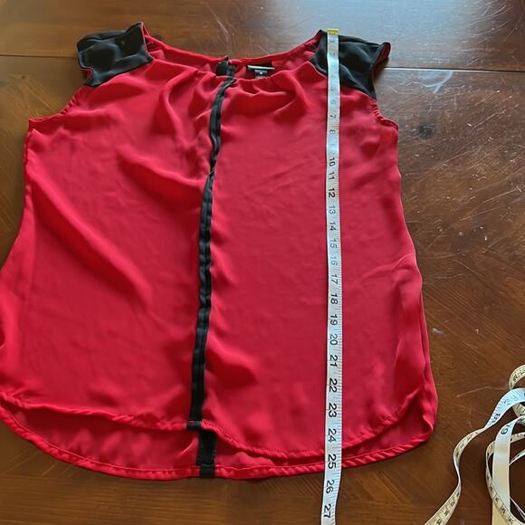 Worthington Red & Black Sleeveless Blouse Woman Medium Office Dressy - Picture 7 of 8